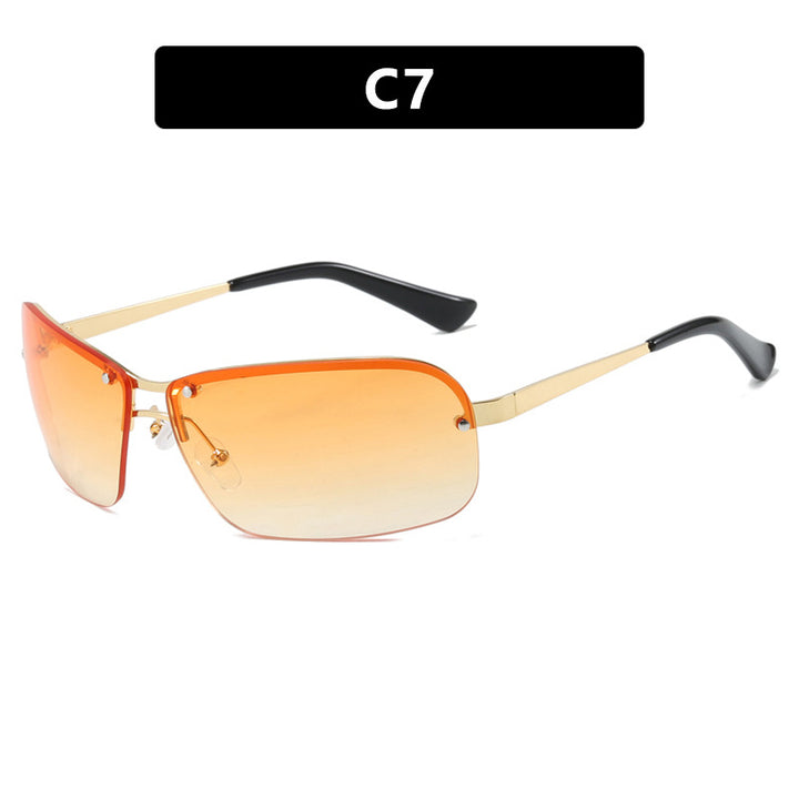 Ladies sunglasses with large, elegant lenses and a modern metal frame Bowlift
