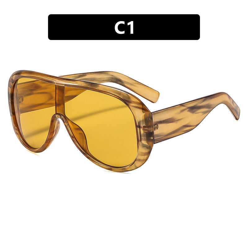 Women's oversized sports sunglasses in retro-inspired design Bowlift