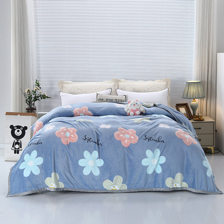Unisex cuddle blanket with playful cloud design Bowlift