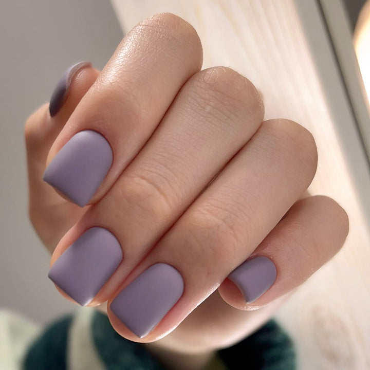 Matt lacquered nail art Bowlift