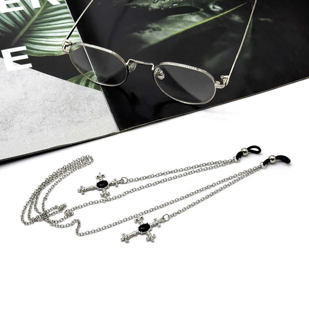 Ornate Skull Pendant Eyewear Chain Bowlift