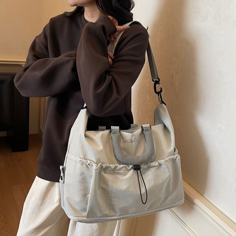 Multi-Pocket Travel Duffel Bag Bowlift
