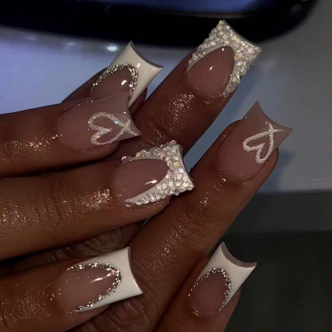 Decorative Rhinestone and Heart Design Press-On Nails Bowlift