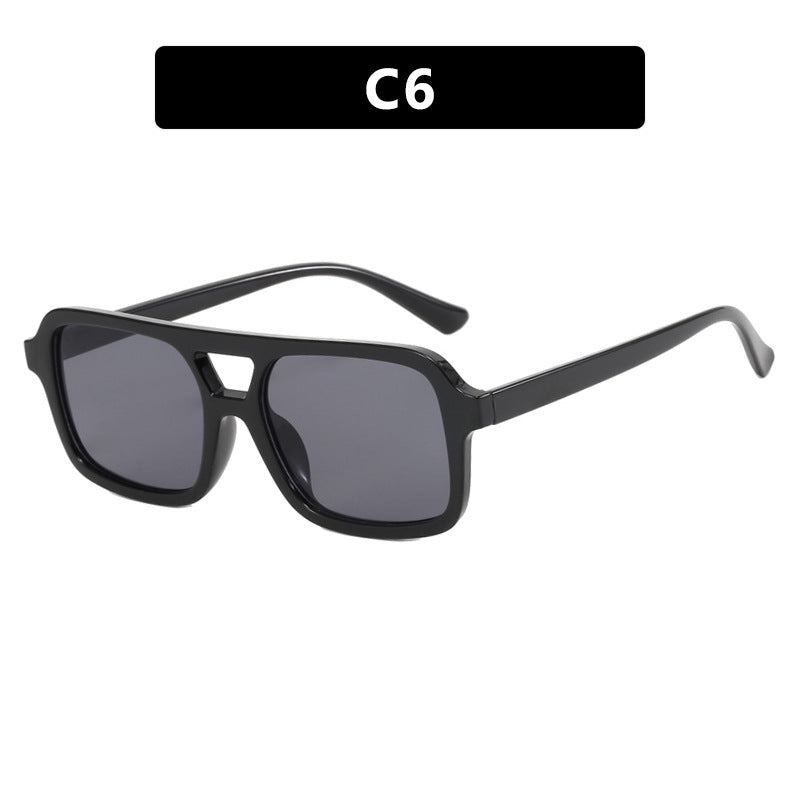 Women’s fashionable sunglasses in elegant rectangular format Bowlift