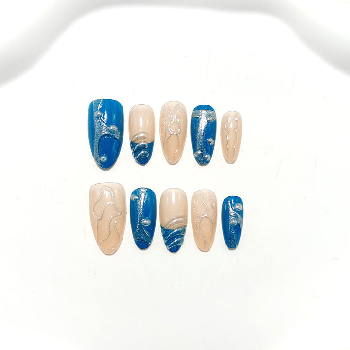Creative artificial nails with unique water optics Bowlift