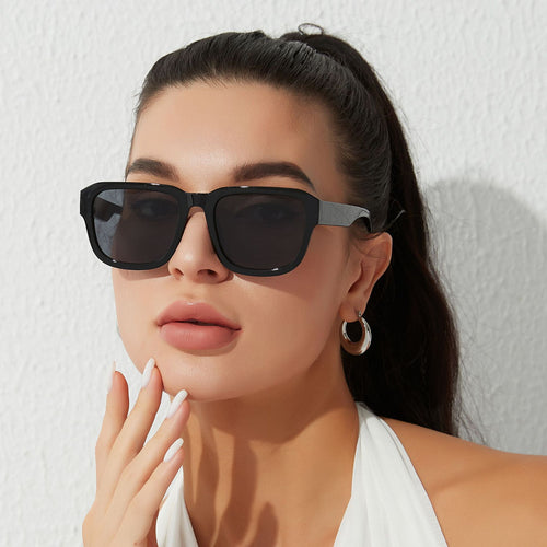 Women's modern sunglasses in chic oversized style Bowlift