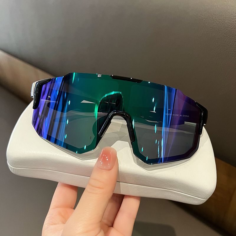 High-Performance Wraparound Cycling Sunglasses with Mirrored Polarized Shield Bowlift