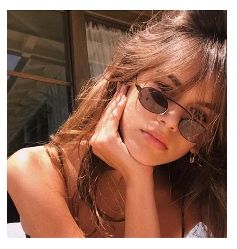 Women’s fashionable sunglasses with a unique circular frame and distinctive lenses Bowlift