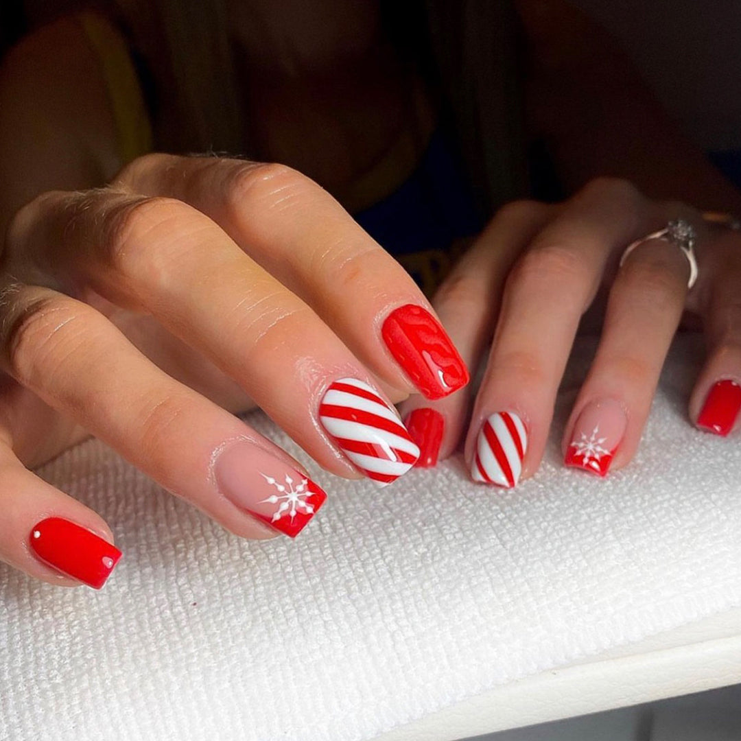 Artificial nail set with elegant pointed accents Bowlift