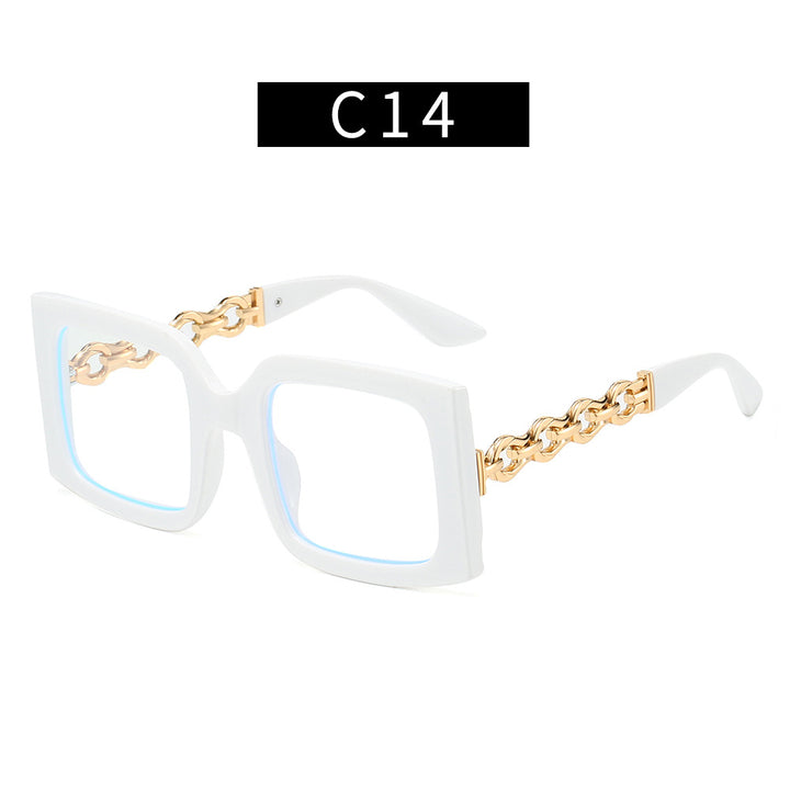 Ladies elegant sunglasses with luxurious chain details Bowlift
