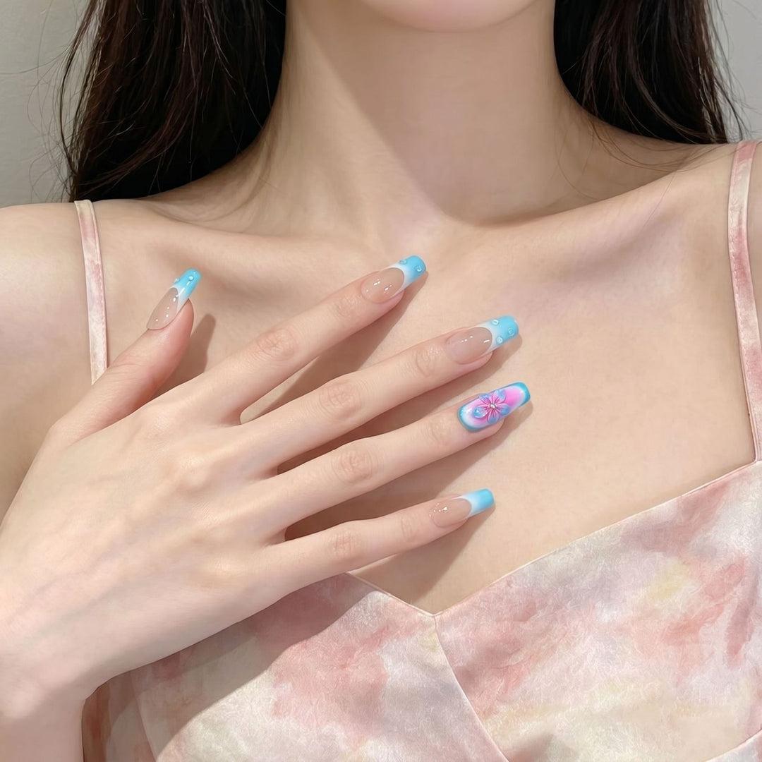 Floral-Accent Press-On Nail Set Bowlift