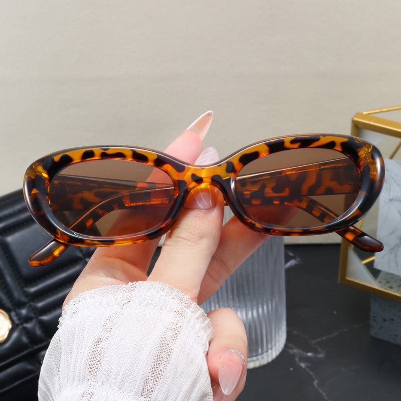 Women's fashionable sunglasses with oval design and UV protection Bowlift