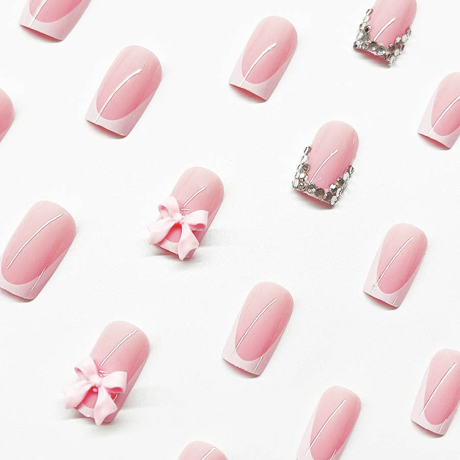 Artificial nail set with elegant details and 3D decorations Bowlift