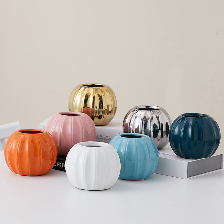Decorative ceramic vase with modern ribbed design Bowlift