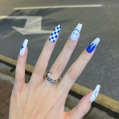 Artificial nail set with creative geometric design Bowlift