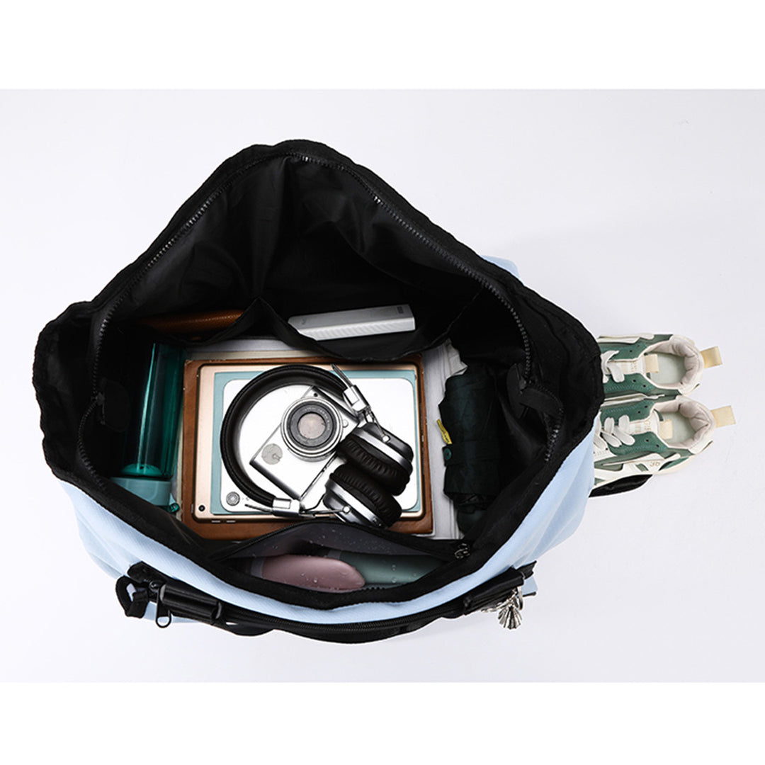 Sports and leisure bag with innovative compartment layout Bowlift