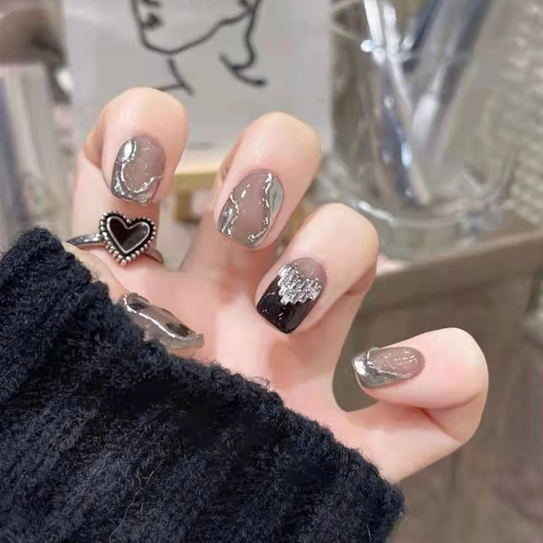 Stylish heart and ombre design artificial nails Bowlift