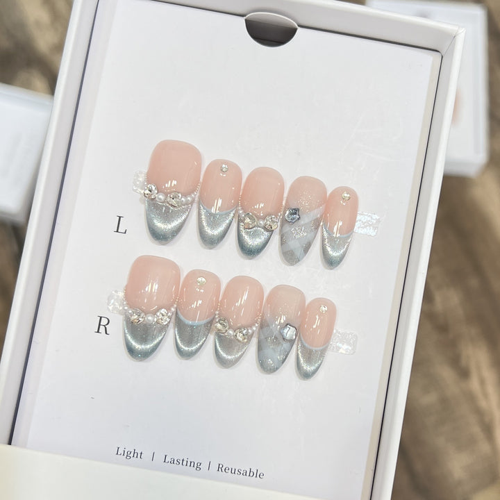 Elegant Reusable French Tip Press-On Nail Set Bowlift