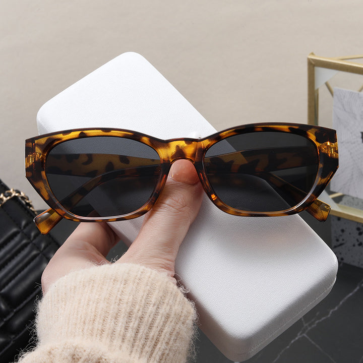 Ladies Cat-Eye Sunglasses with Stylish Frame and UV Protection Bowlift