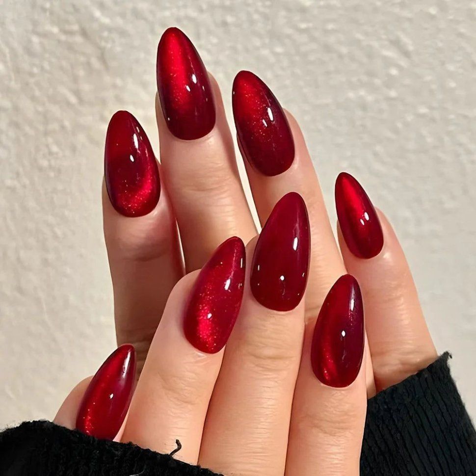 Artificial nails with polka dots Bowlift