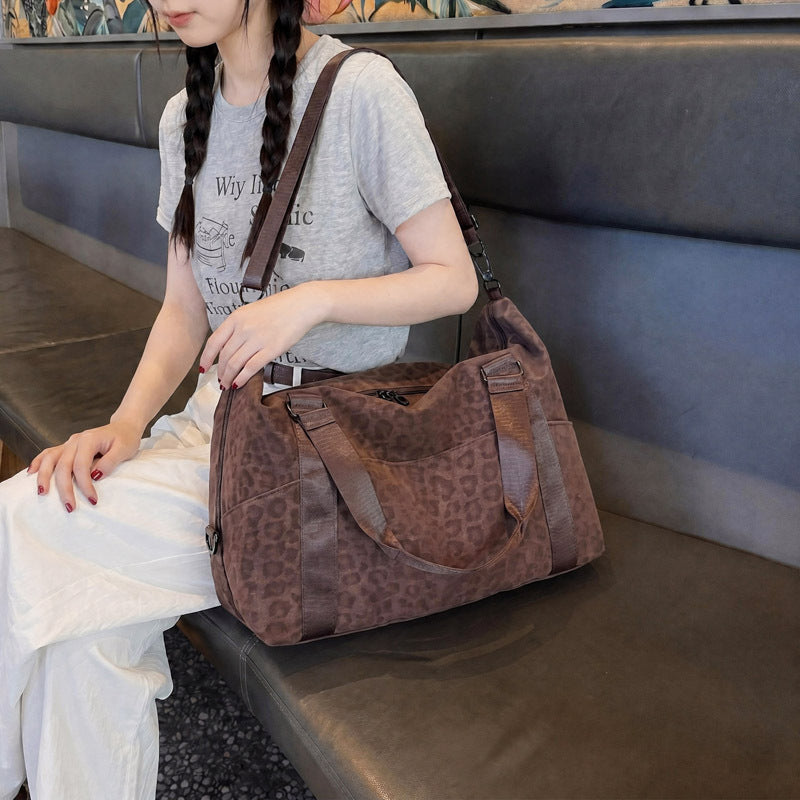 Stylish Athletic Duffle Bag Bowlift