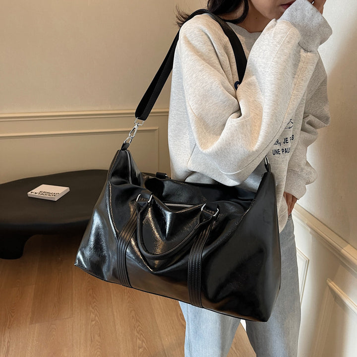 Elegant Travel Bag Made of High-Quality Artificial Leather Bowlift