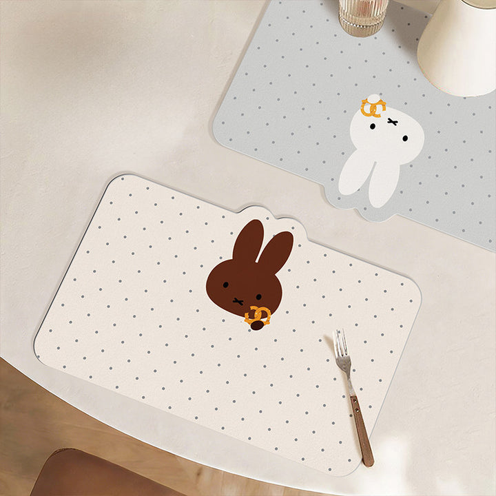 Decorative Bunny-Themed Table Mat