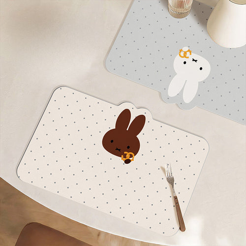 Decorative Bunny-Themed Table Mat