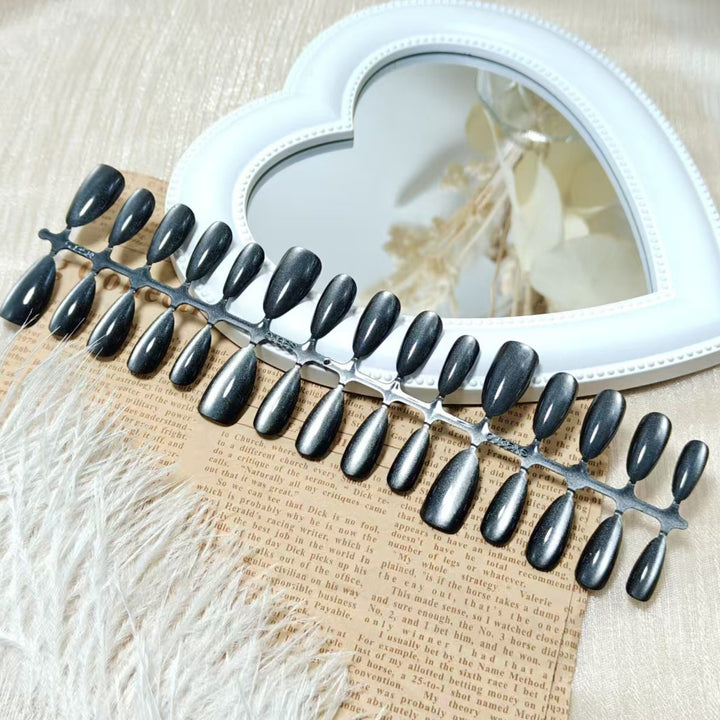 Shiny artificial nails Bowlift