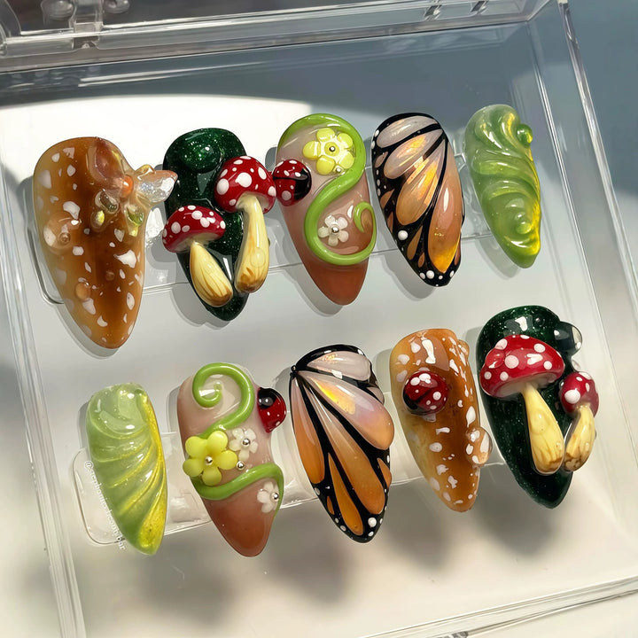 Artistic Nature-Inspired Press-On Nail Set