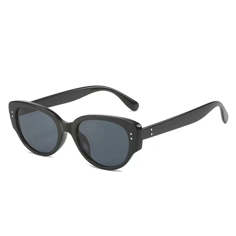 Ladies Fashion Sunglasses in Retro Style Bowlift
