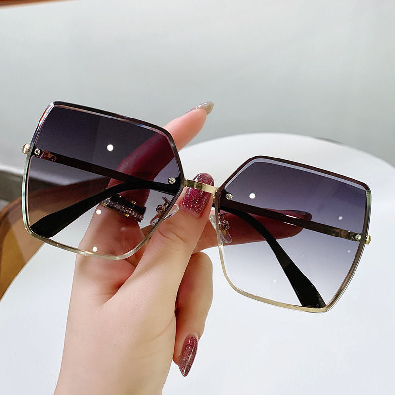 Ladies fashionable square sunglasses with polarized lenses Bowlift