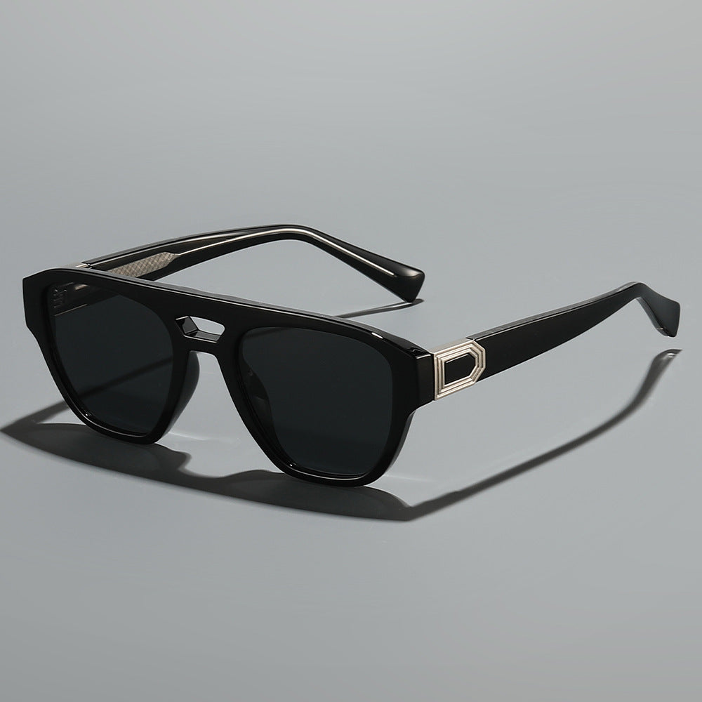 Ladies Designer Sunglasses with modern, angular frame and gradient Bowlift