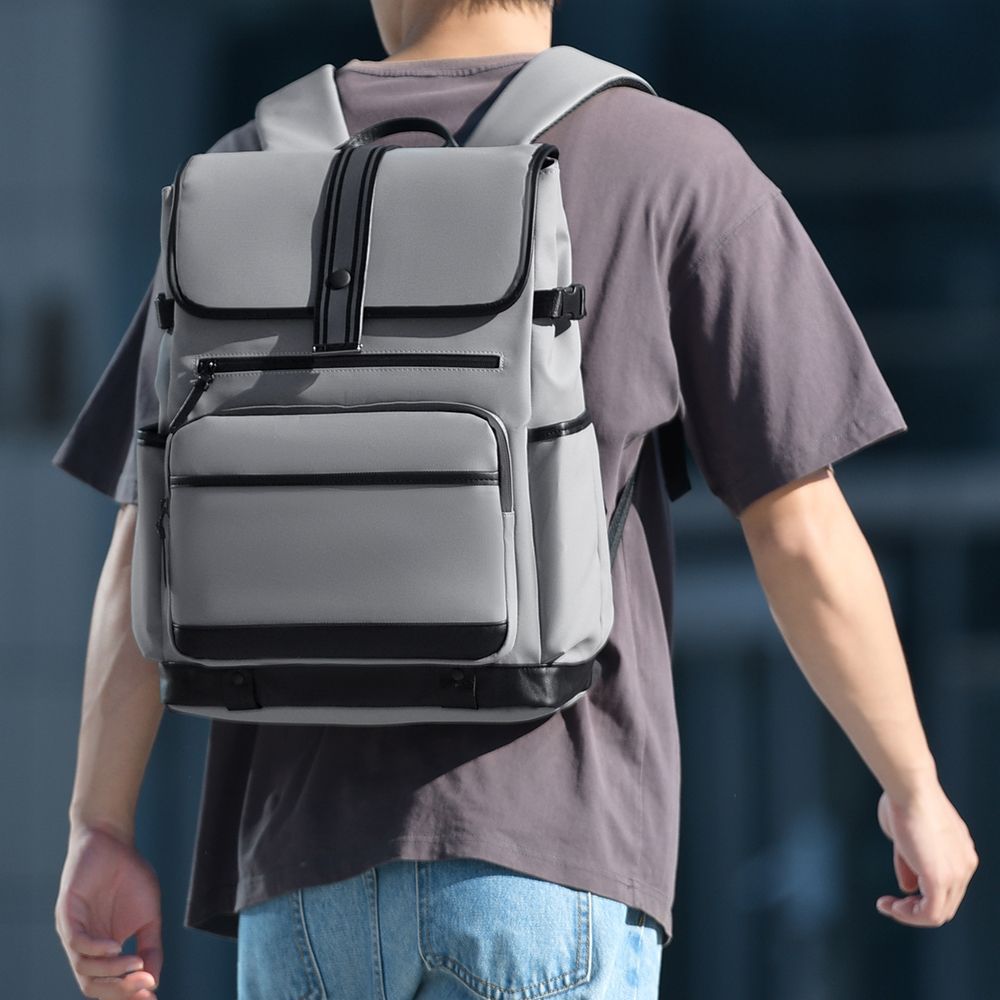 Modern everyday backpack with versatile compartment system Bowlift