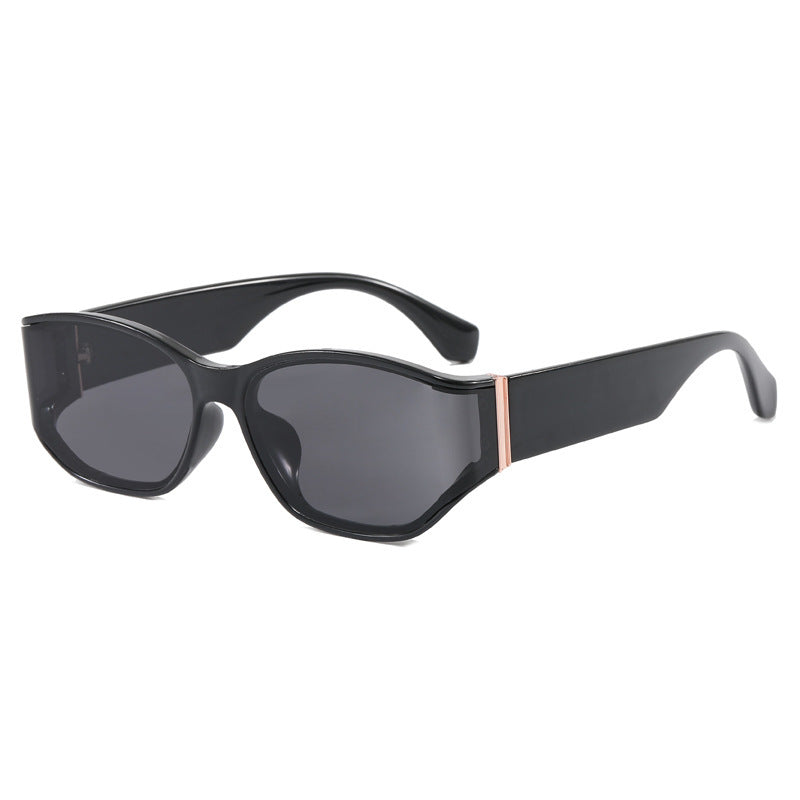 Ladies fashionable sunglasses with striking design Bowlift