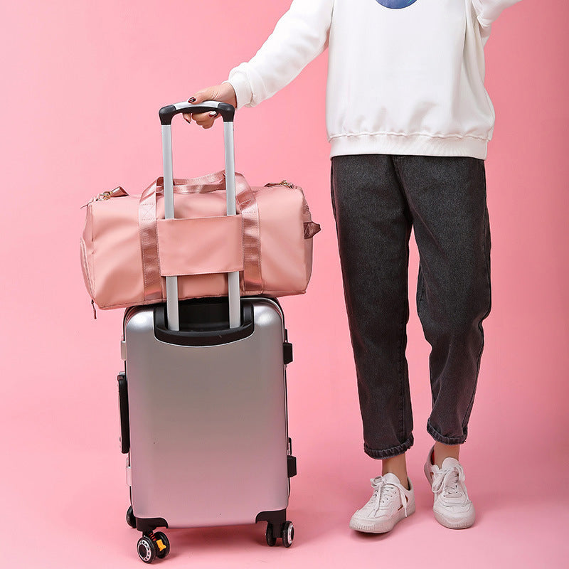 Sporty travel bag with practical outer pockets Bowlift
