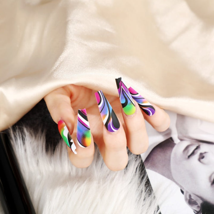 Artificial nails with creative pattern Bowlift