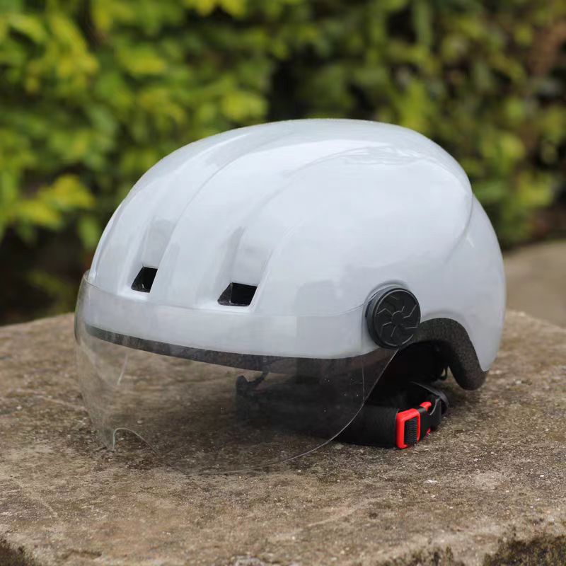 Protective Cycling Helmet Bowlift
