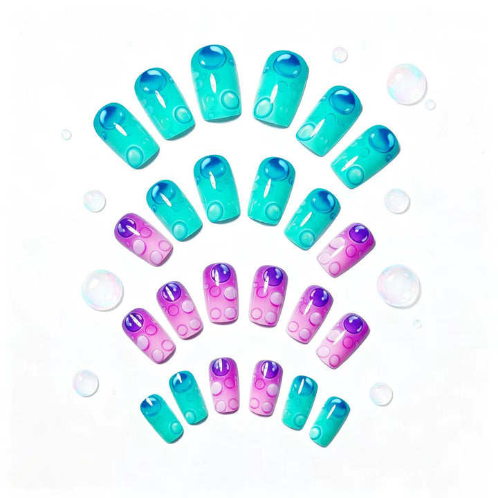 Artificial nails with shimmering water pearl motif Bowlift