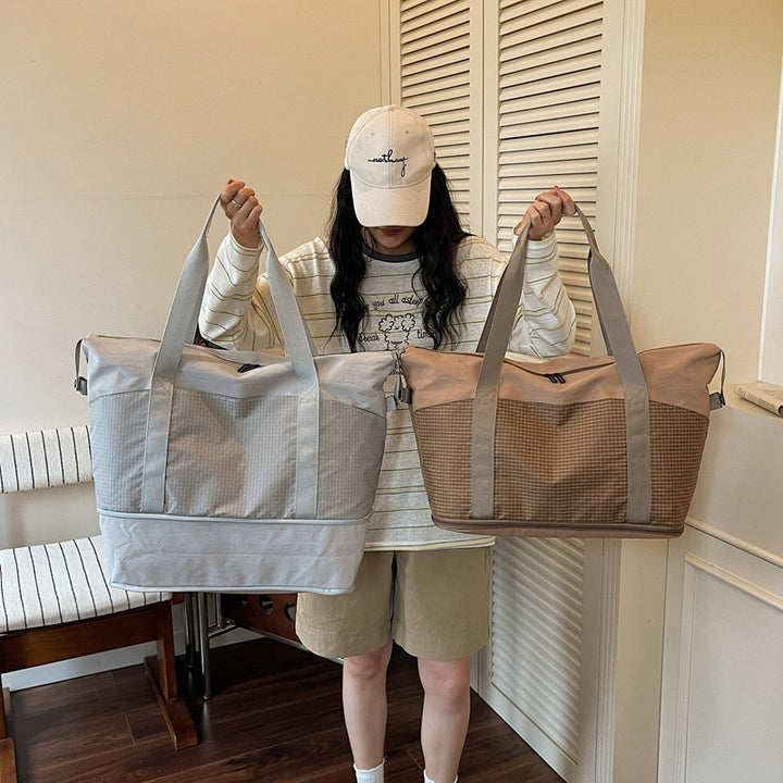 Spacious Multi-Functional Duffle Bag Bowlift