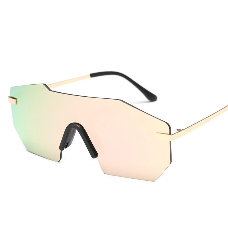 Women's oversized sunglasses in futuristic design Bowlift