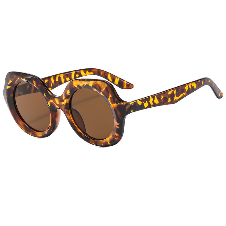 Women oversized sunglasses with stylish, curved frame Bowlift