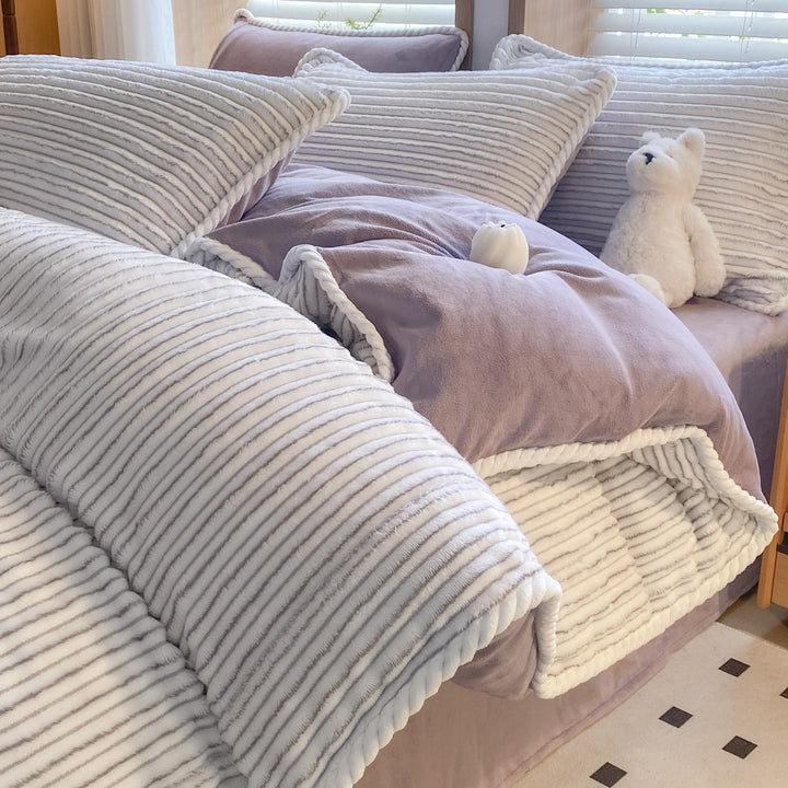 Luxurious Ribbed Plush Blanket