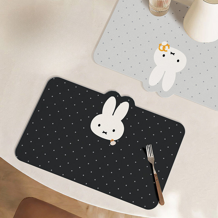 Decorative Bunny-Themed Table Mat