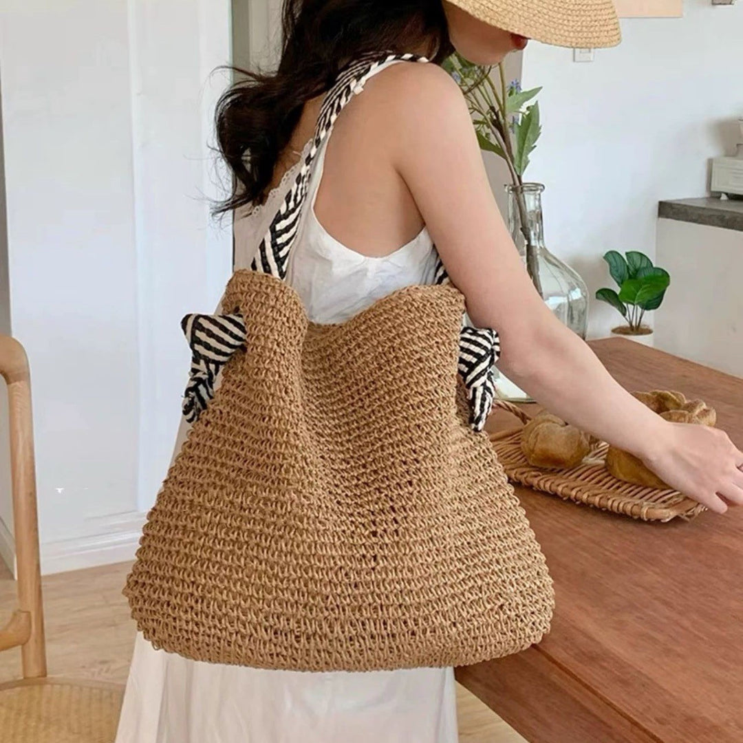 Handcrafted Trendy Straw Bag Bowlift