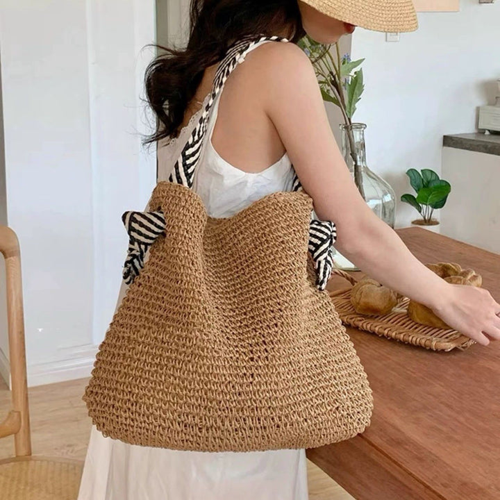 Handcrafted Trendy Straw Bag Bowlift