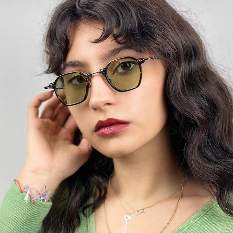 Women's fashionable sunglasses in elegant design with hexagonal frame Bowlift