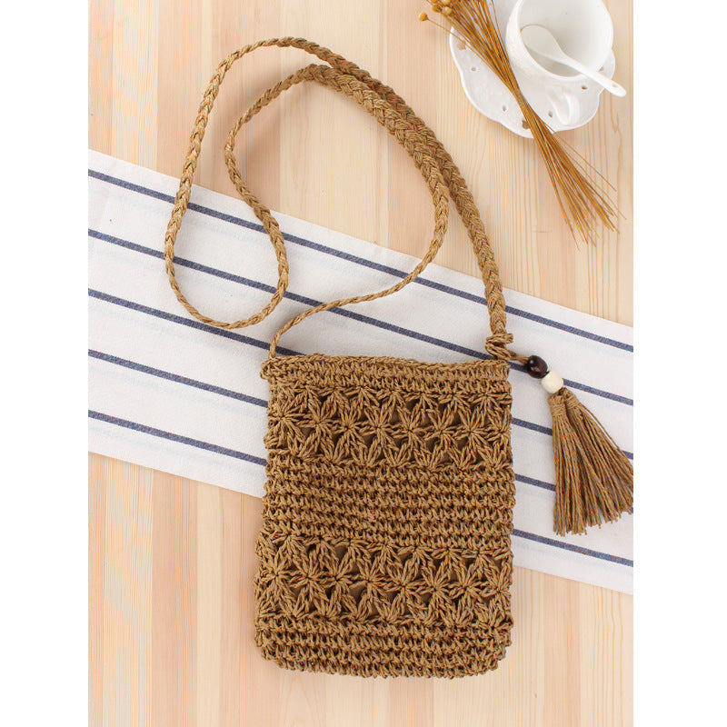 Handbag Made of Hand-Knotted Natural Material with Elegant Tassel Pendant Bowlift