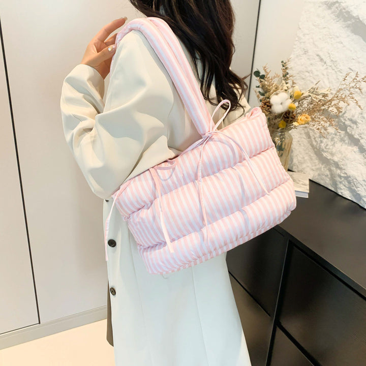 Fashionable tote bag with padded design Bowlift