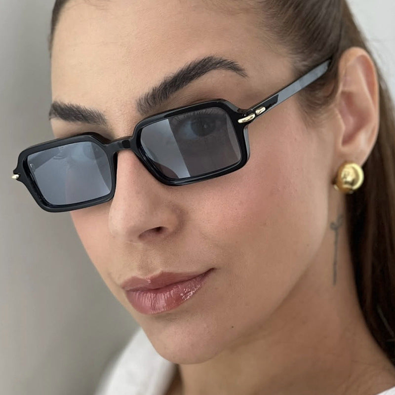 Women's fashionable square sunglasses with stylish plastic frame and blue lenses Bowlift